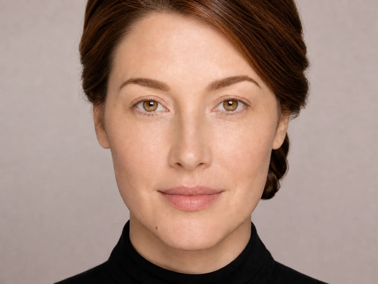 Step 1 of Balanced Eye Makeup for Close-Set Eyes, showing the lids feel smooth and dry while the natural fold and open-eye landmarks remain easy to see.