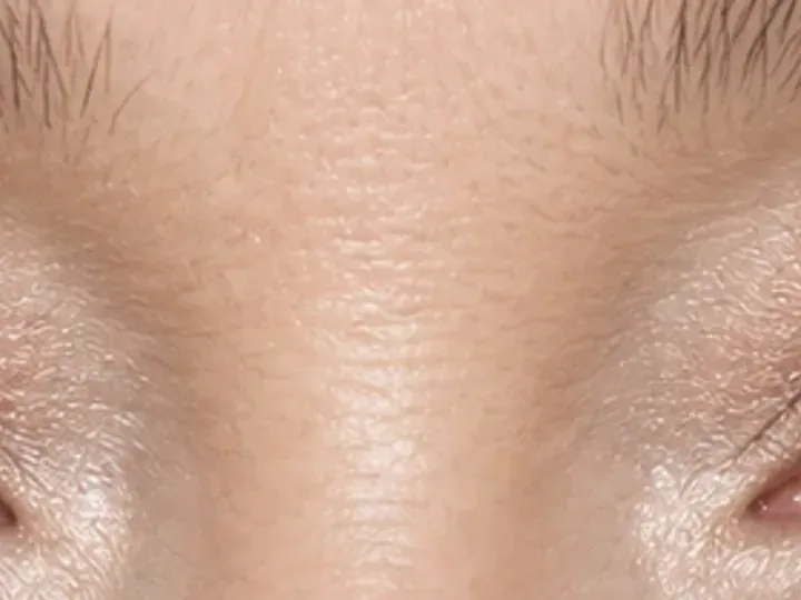 Step 5 of Balanced Eye Makeup for Close-Set Eyes, showing brown espresso makes the upper lashes look denser without hiding the focal lid shade.