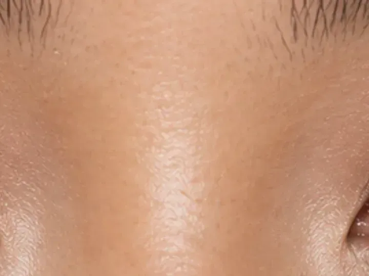 Step 7 of Elongated Eye Makeup for Round Eyes, showing the center and outer lashes lift clear of the lid and remain individually separated.
